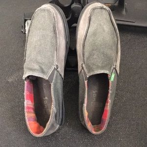 Men’s grey/Aztec Sanuk slip-ons size 10